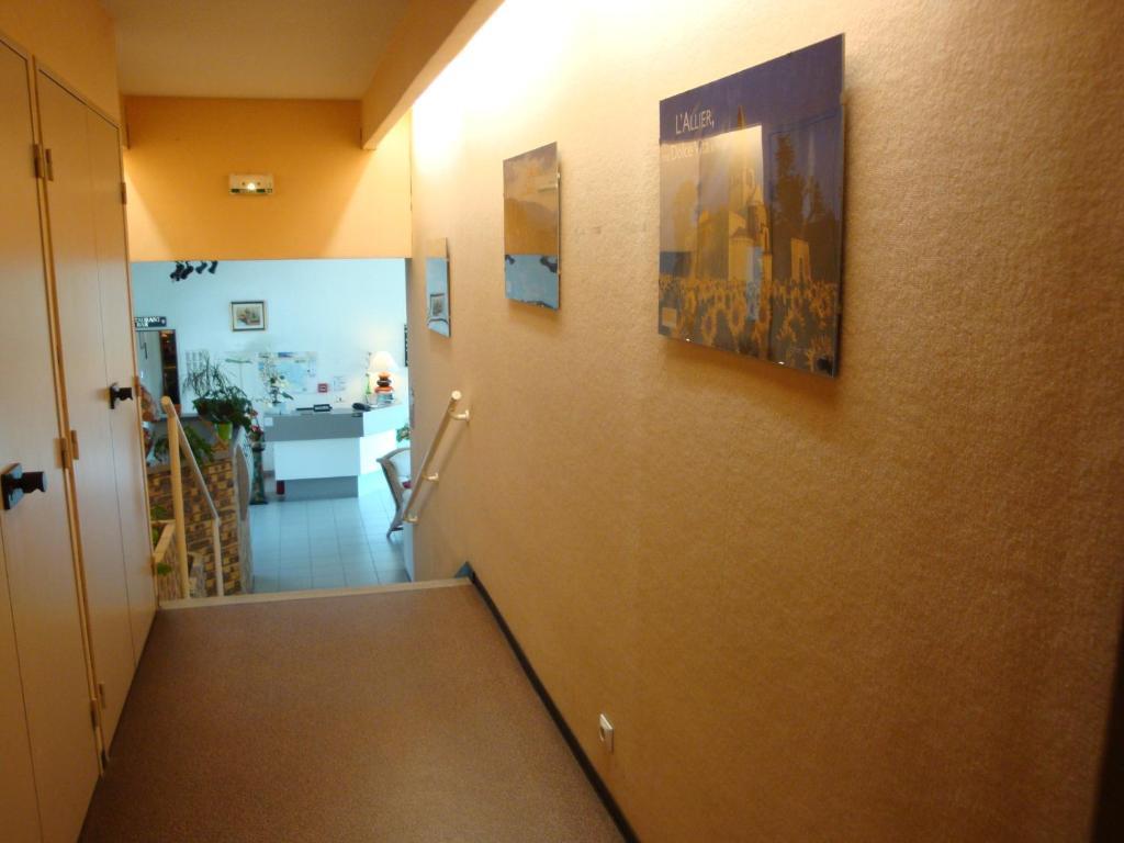 Hotel Du Commerce Tronget Room photo