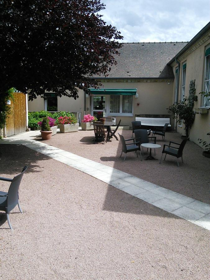 Hotel Du Commerce Tronget Exterior photo