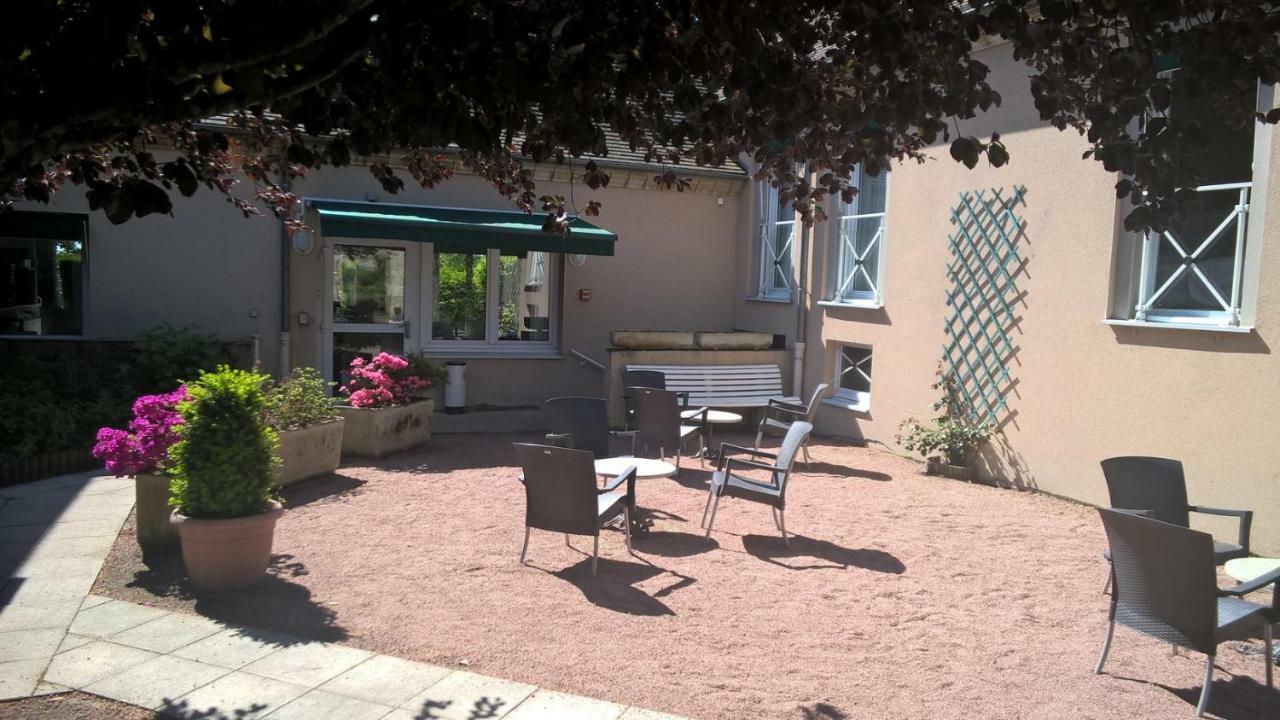 Hotel Du Commerce Tronget Exterior photo